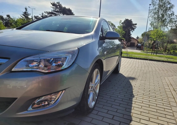 Opel Astra cena 22900 przebieg: 157000, rok produkcji 2011 z Włocławek małe 121